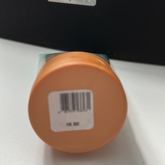 NWT “at the beach” Bath & Body Works Sand &Sea Salt Body Scrub with coconut oil - Picture 4 of 5